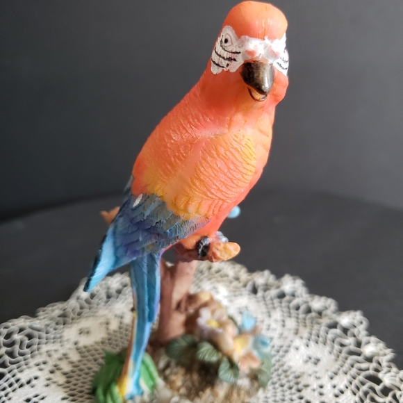 Сorner Creation 2002 Parrot Multicolor Resin Figurine - Picture 10 of 10